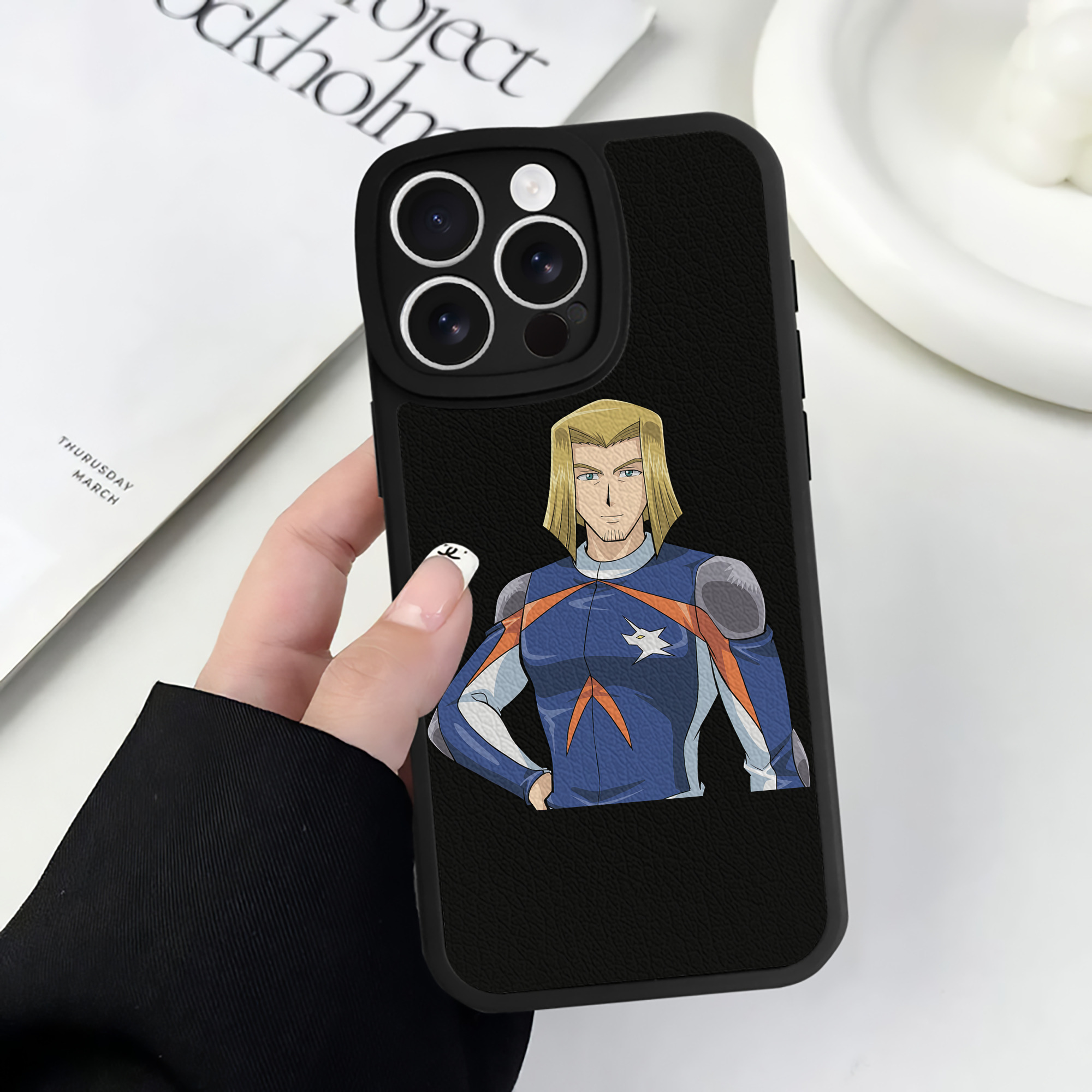 遊☆戯☆王 Yu-Gi-Oh! 【iPhone 16シリーズ対応】シリコンスマホケース（レザー調） 材質：シリコン